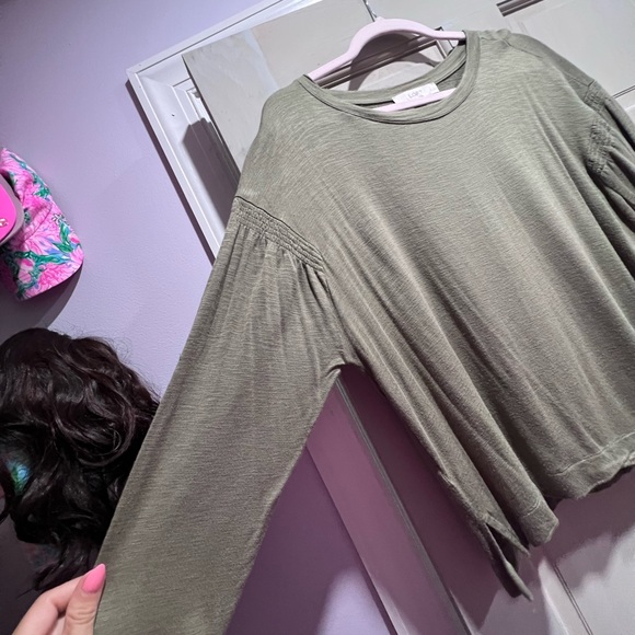 GREEN LONG SLEEVED LOFT SHIRT - Picture 2 of 3